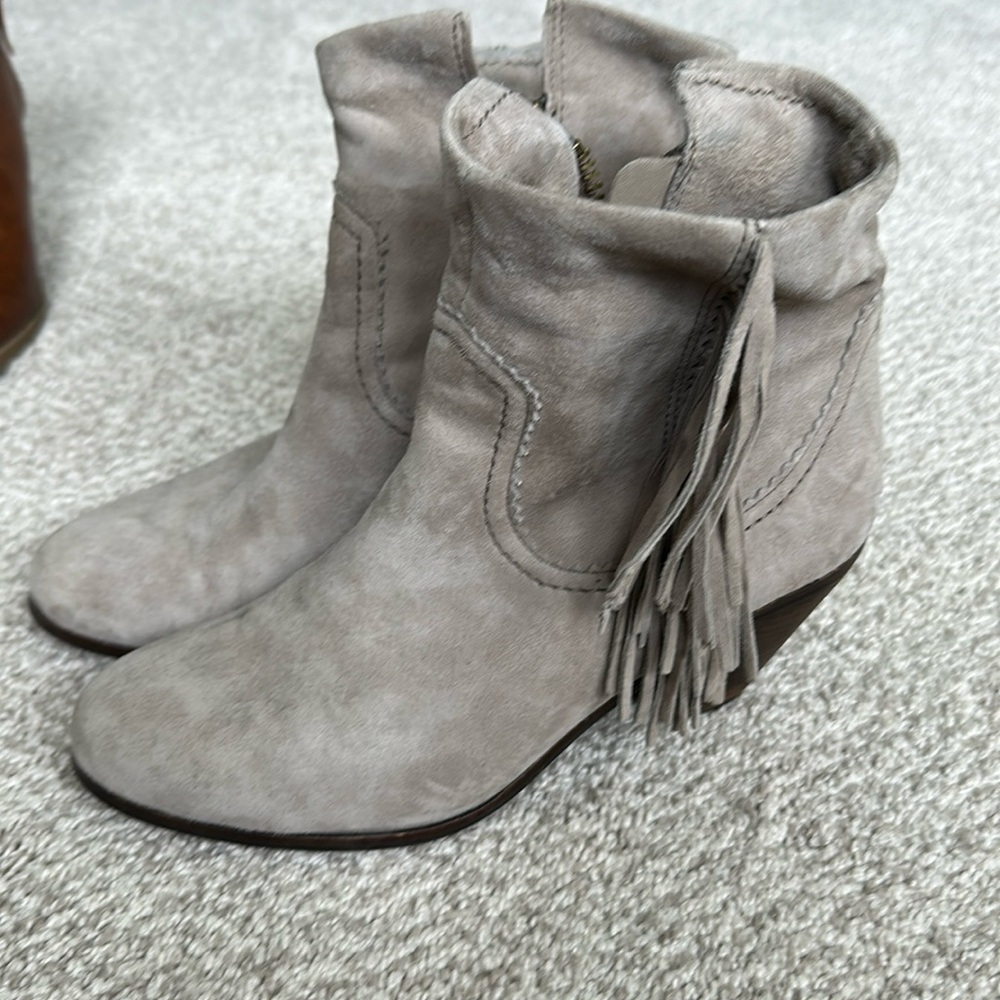 Sam Edelman Women's Louie Gray Suede Fringe Ankle Zip Up Boots Size 9